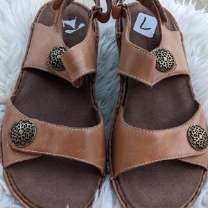 NWOT Women's Aravon by New Balance Leather Sandals Size 7